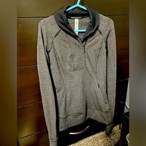 Lululemon quarter zip 2